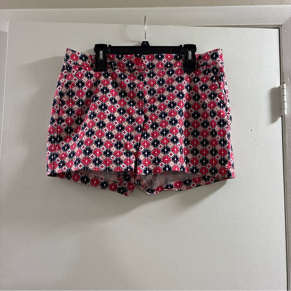 Crown & Ivy Pink and Navy Geometric High-Waist Shorts